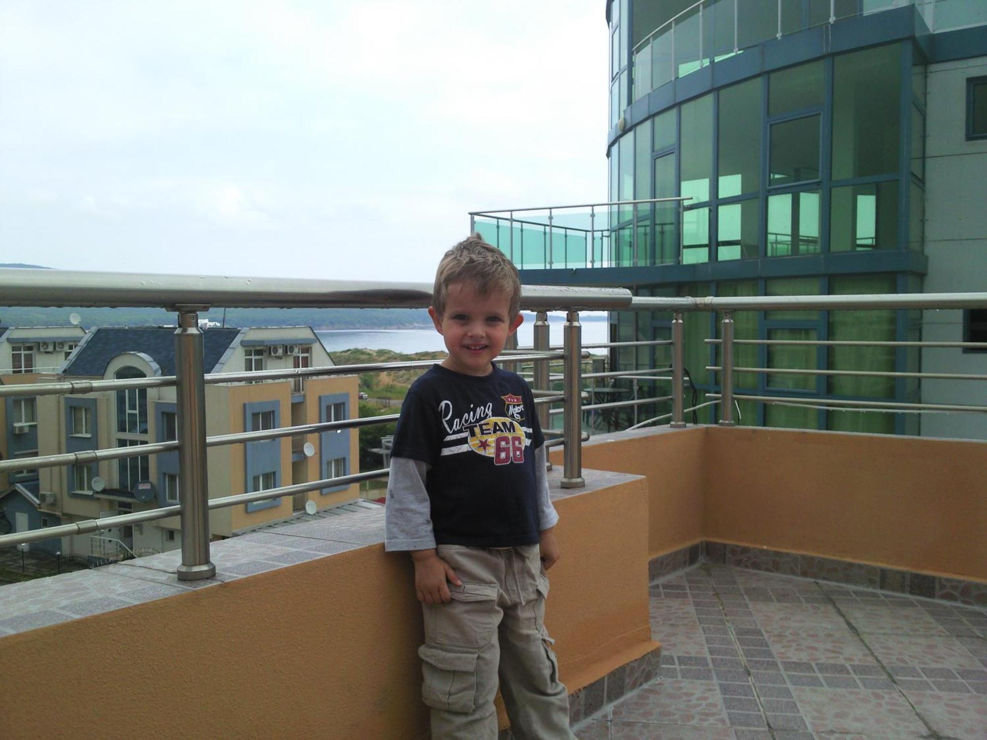 Hotel Venecia Primorsko Exterior photo
