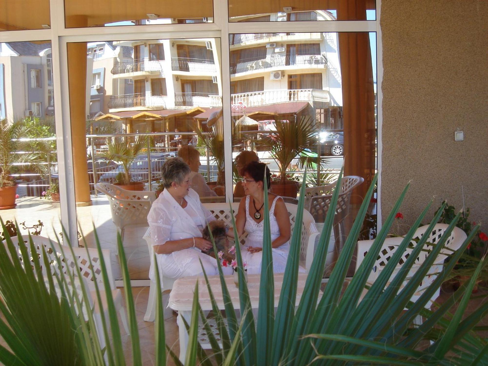 Hotel Venecia Primorsko Exterior photo